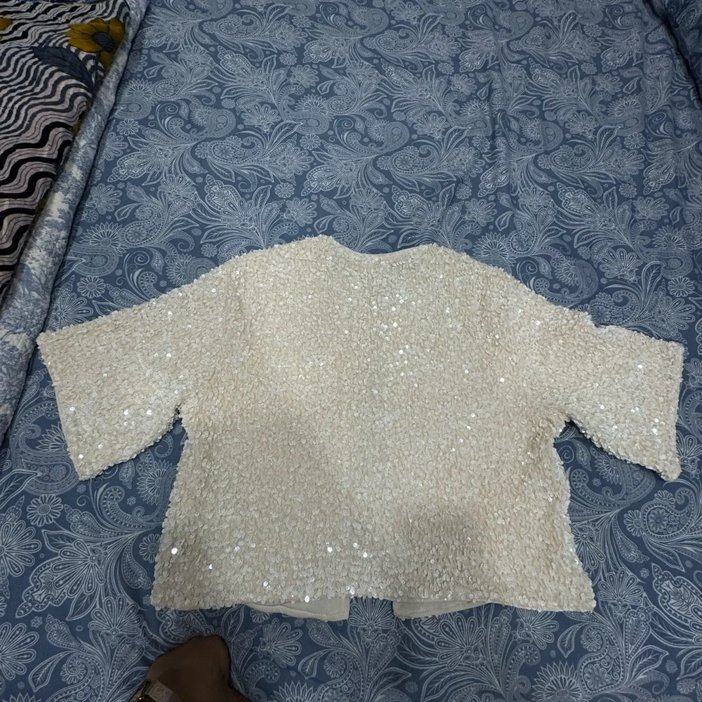 Size Medium Sequined Top - Picture 4 of 6